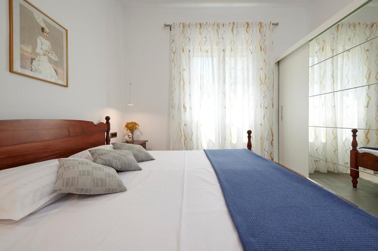 Lovor Villa Trogir